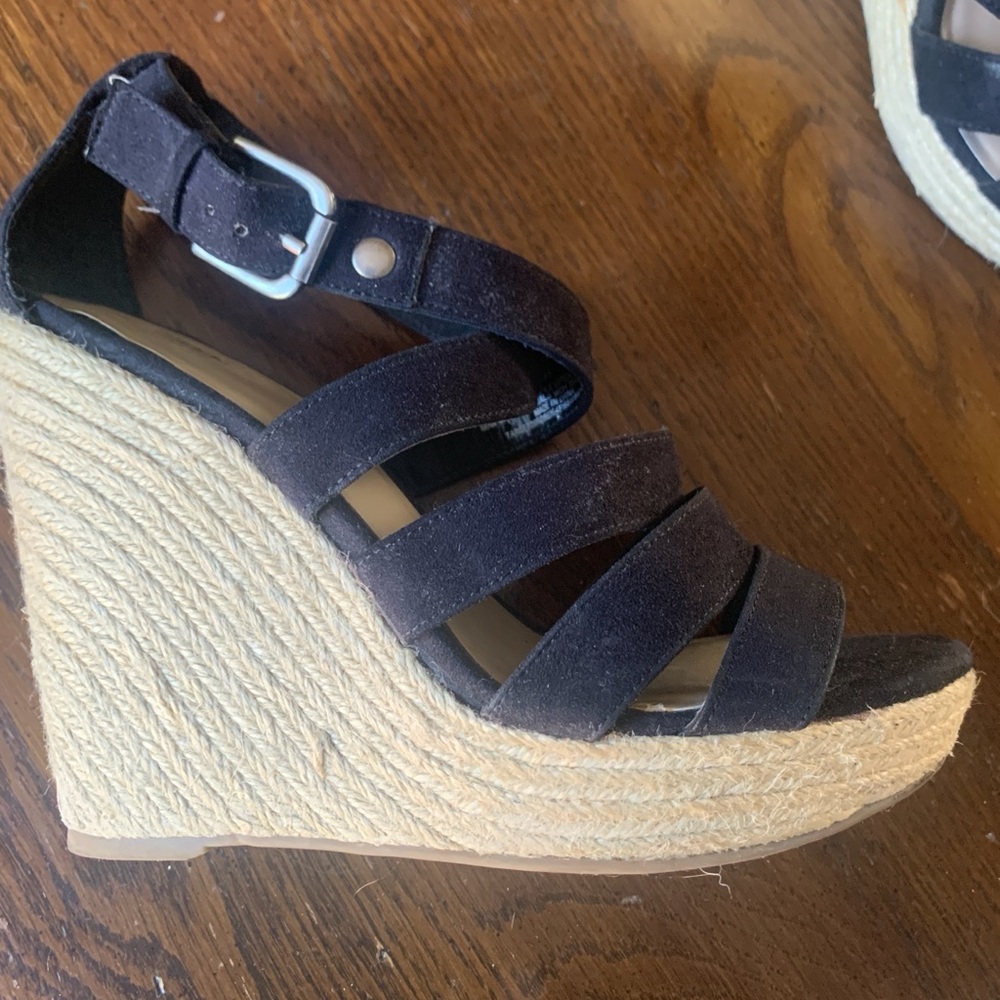 Black Mossimo wedge sandals